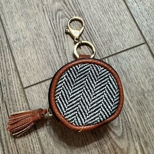 Itzy Ritzy Pacifier Holder Case with Clip